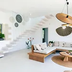 Vila Heniochos *