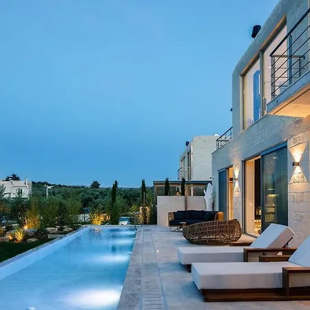 Heniochos Villa *