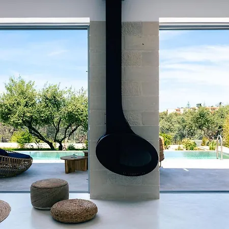 Heniochos Villa *