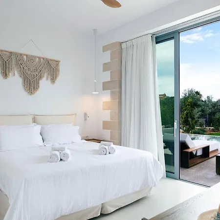 וילה Heniochos *